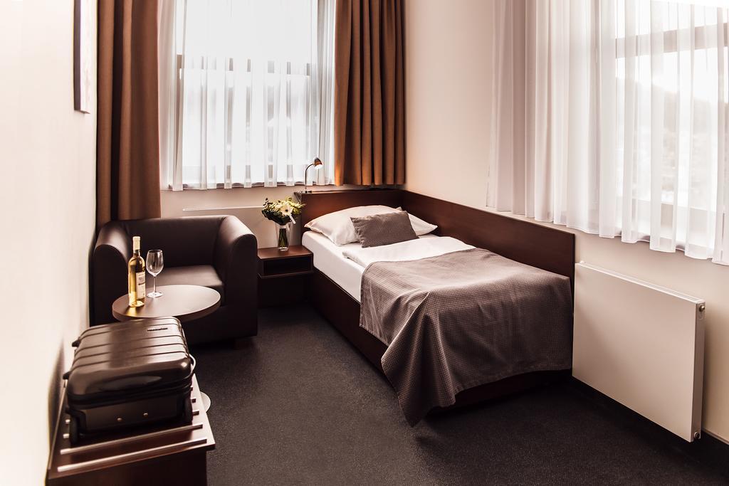 Interhotel Злін Екстер'єр фото