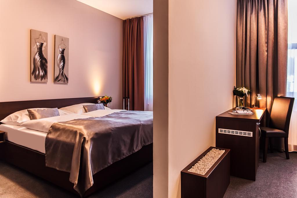 Interhotel Злін Номер фото
