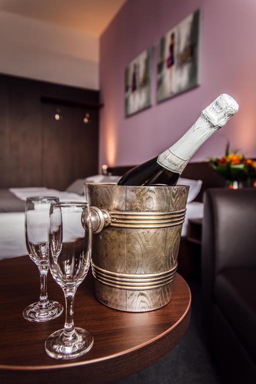 Interhotel Злін Екстер'єр фото