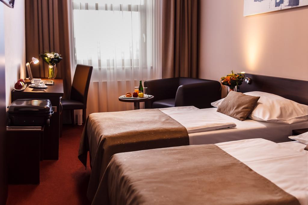 Interhotel Злін Екстер'єр фото