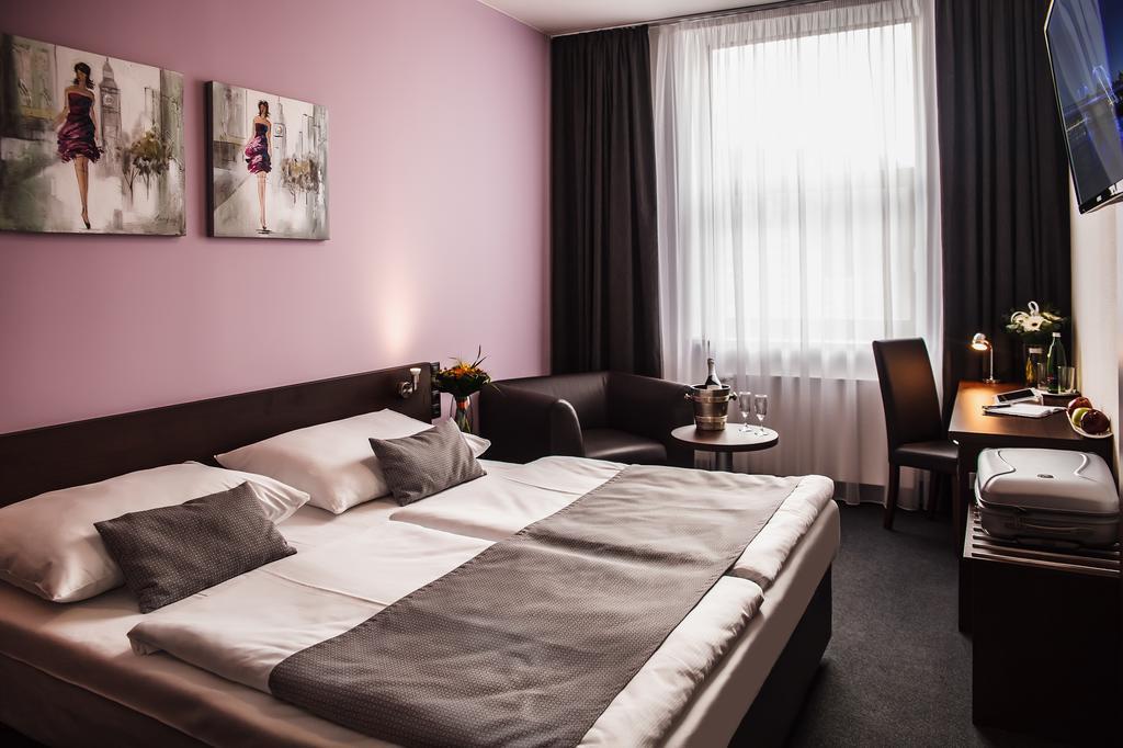 Interhotel Злін Екстер'єр фото