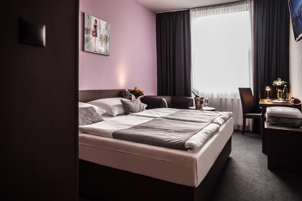 Interhotel Злін Екстер'єр фото