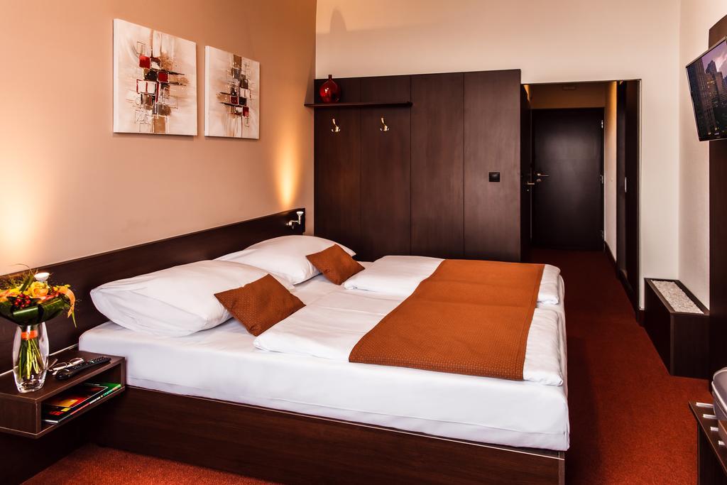 Interhotel Злін Екстер'єр фото